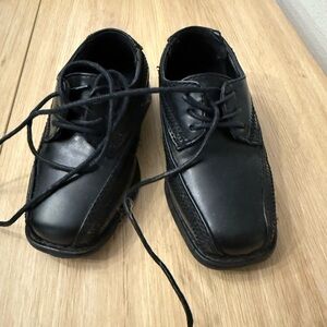 Toddler black dress shoes